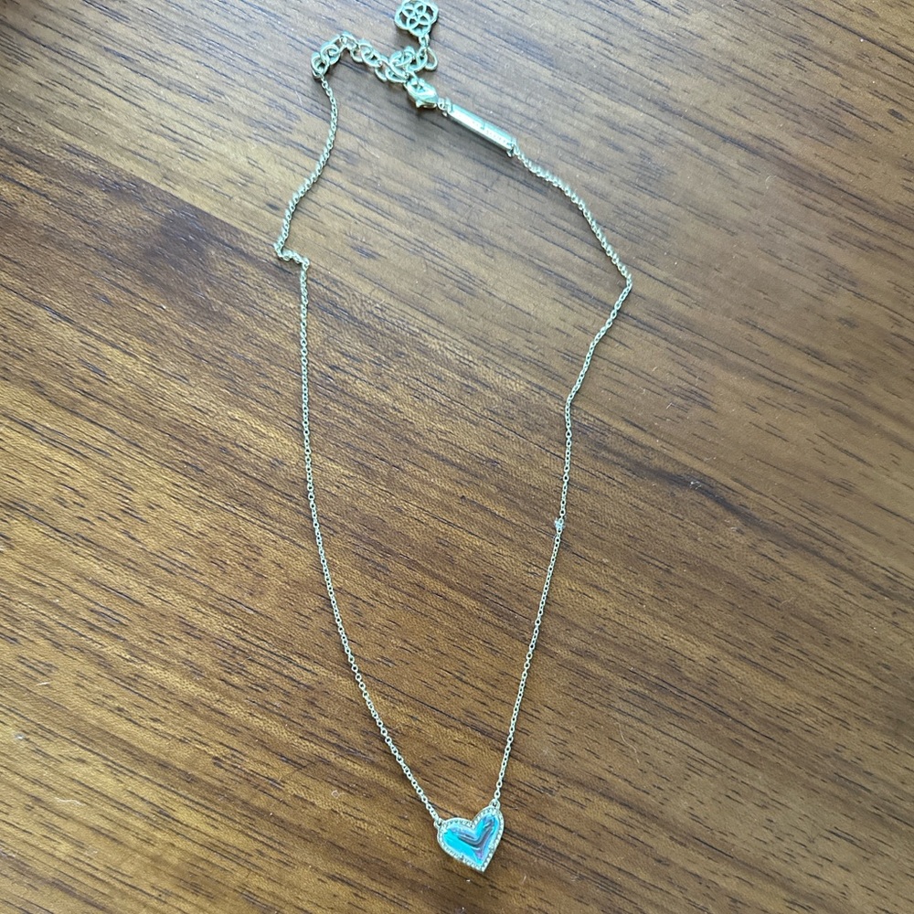 NWT - Kendra Scott, Ari Heart Gold Pendant Necklace in Dichroic Glass